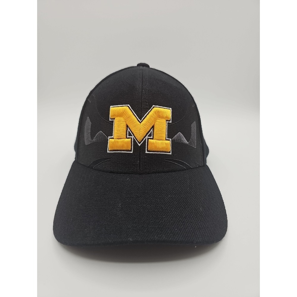 Michigan Zephyr Hat S/M Black‎ With Gold Letter NCAA